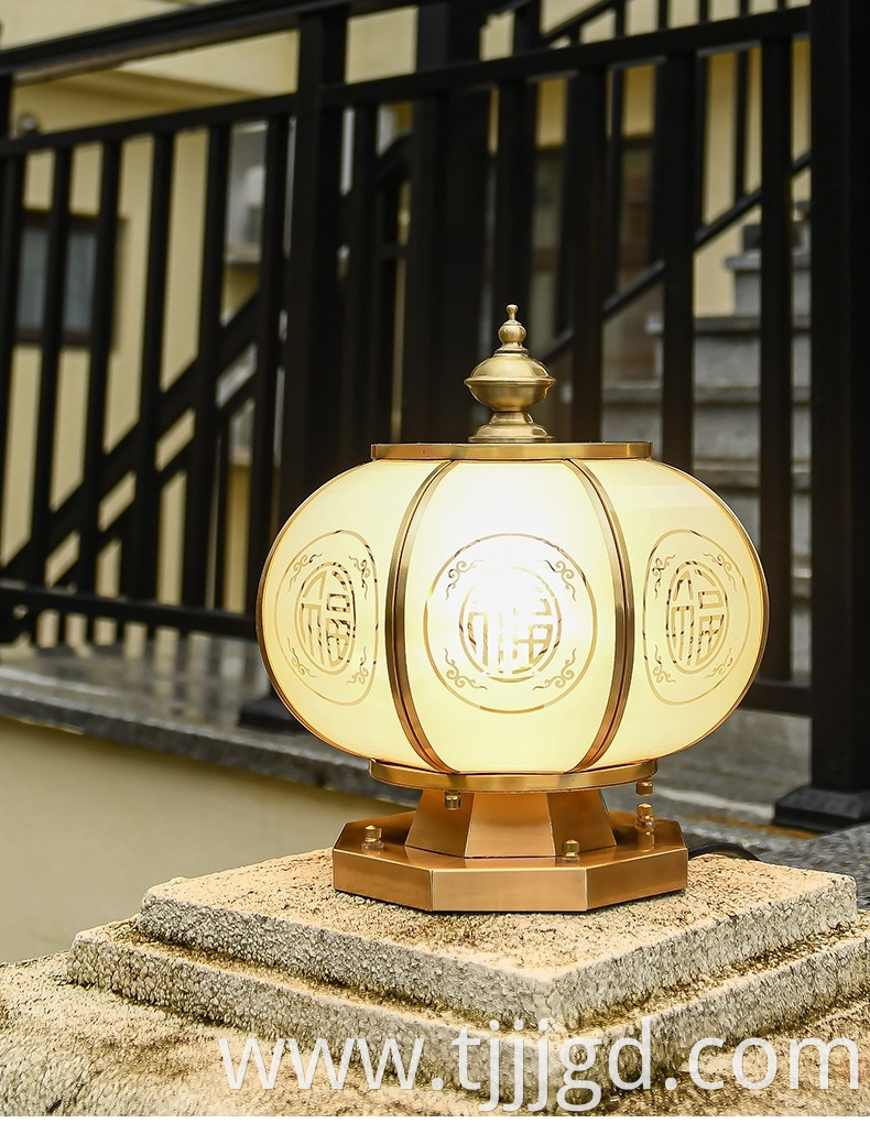 Pillar Top Solar Lamp